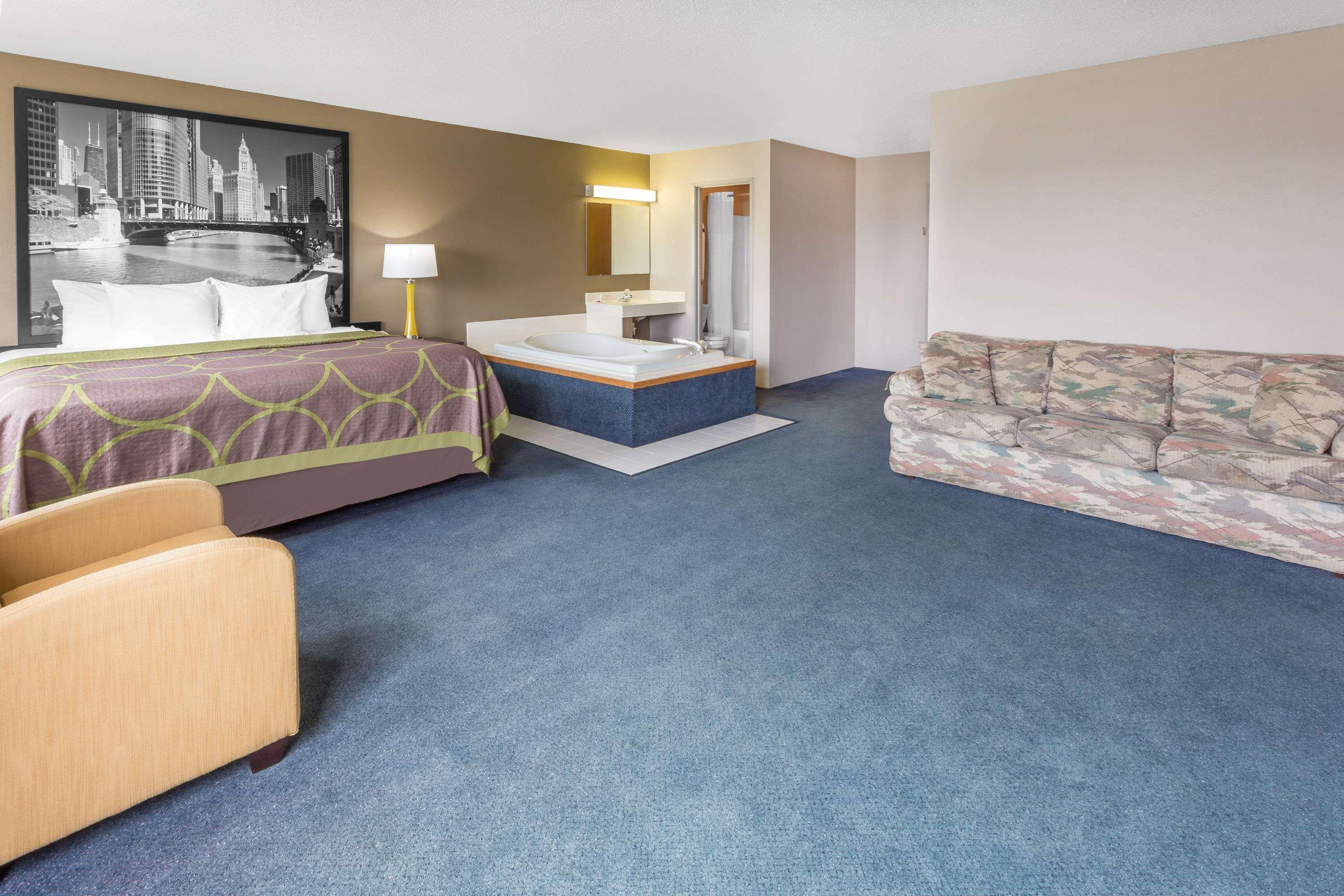 Super 8 By Wyndham Hebron Lowell Area Ngoại thất bức ảnh