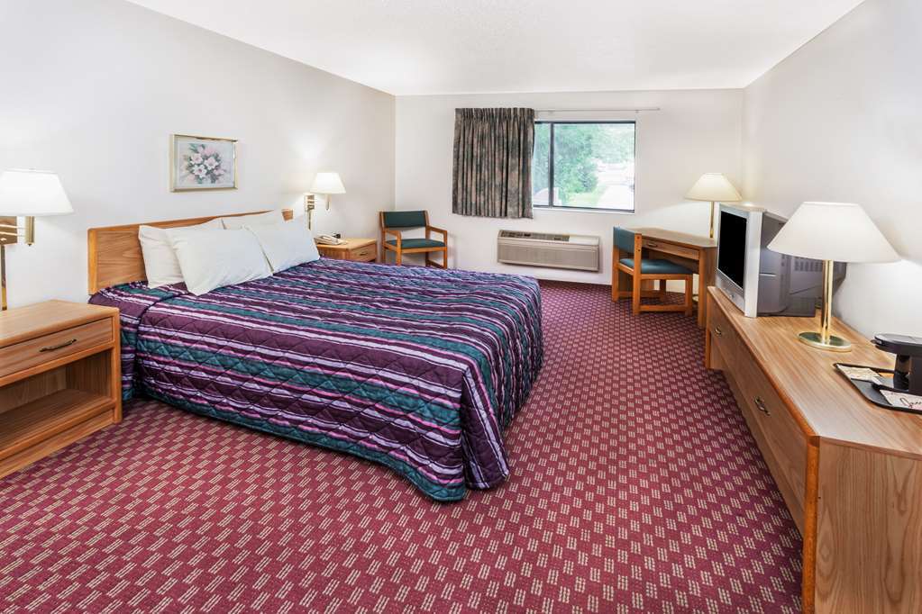 Super 8 By Wyndham Hebron Lowell Area Phòng bức ảnh