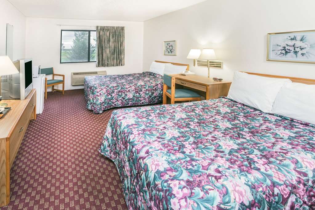 Super 8 By Wyndham Hebron Lowell Area Phòng bức ảnh
